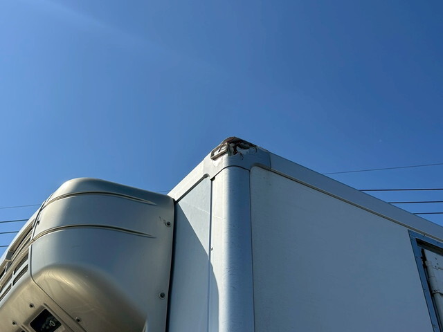 いすゞフォワード冷凍車（冷蔵車）中型（4t）[写真38]