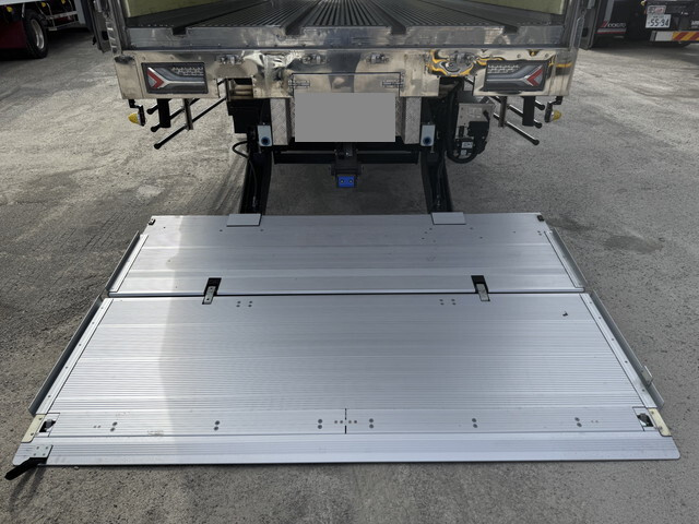 日野プロフィア保冷バン大型（10t）[写真12]