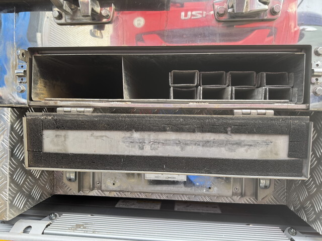 日野プロフィア冷凍車（冷蔵車）大型（10t）[写真13]