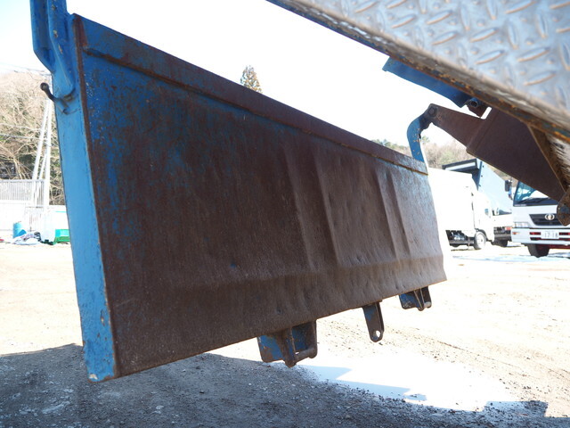 日野レンジャーダンプ増トン（6t・8t）[写真20]