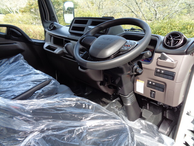 三菱ふそうキャンターダブルキャブ（Wキャブ）小型（2t・3t）[写真24]