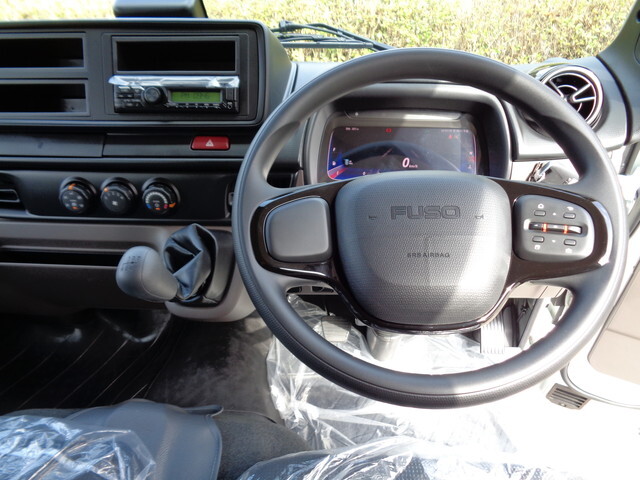 三菱ふそうキャンターダブルキャブ（Wキャブ）小型（2t・3t）[写真31]