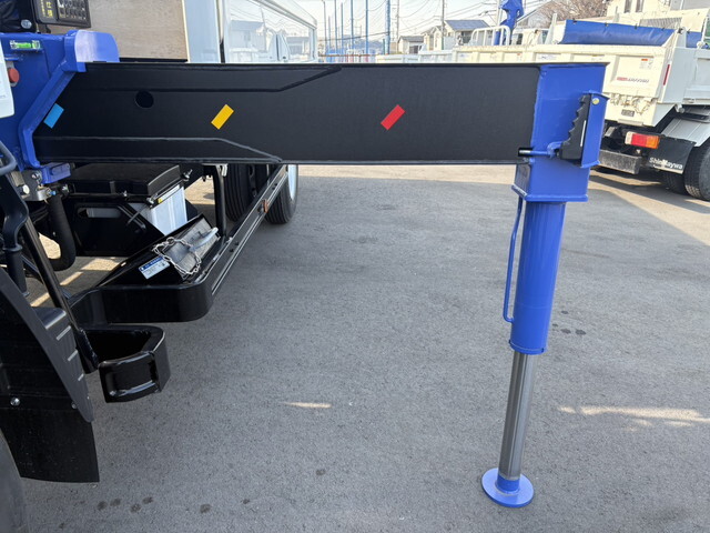 三菱ふそうキャンタークレーン4段小型（2t・3t）[写真18]