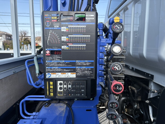 三菱ふそうキャンタークレーン4段小型（2t・3t）[写真19]