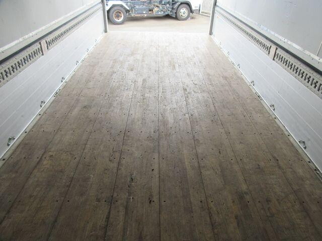 三菱ふそうファイターアルミウイング中型（4t）[写真19]