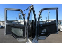 三菱ふそうファイターアルミウイング中型（4t）[写真30]