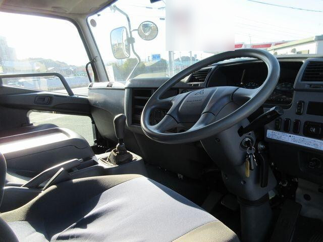 三菱ふそうファイターアルミウイング中型（4t）[写真32]