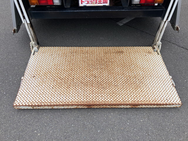 三菱ふそうキャンターアルミブロック小型（2t・3t）[写真15]