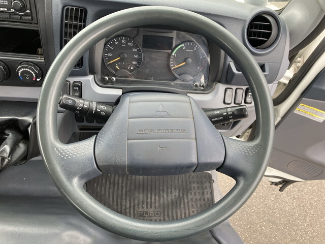 三菱ふそうキャンターアルミブロック小型（2t・3t）[写真34]