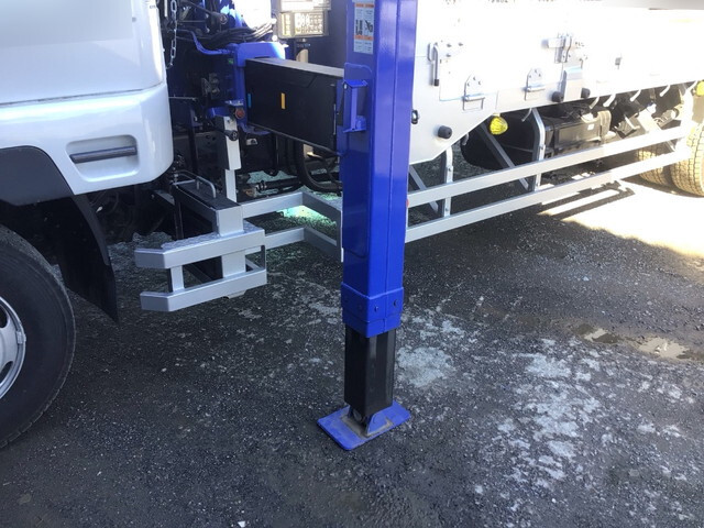 三菱ふそうファイターセルフクレーン4段中型（4t）[写真19]