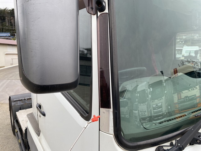 三菱ふそうスーパーグレートトレーラーヘッド（トラクターヘッド）大型（10t）[写真36]