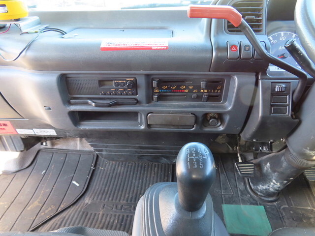 いすゞエルフ高所作業車小型（2t・3t）[写真20]