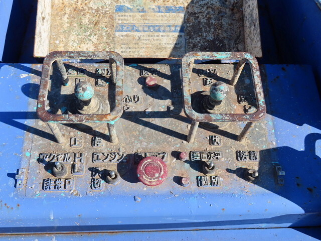 いすゞエルフ高所作業車小型（2t・3t）[写真32]