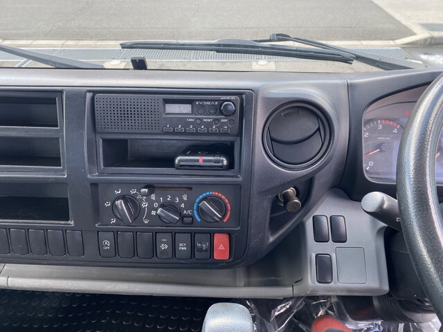 日野デュトロ平ボディ小型（2t・3t）[写真10]