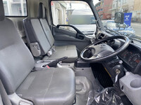 日野デュトロ平ボディ小型（2t・3t）[写真09]