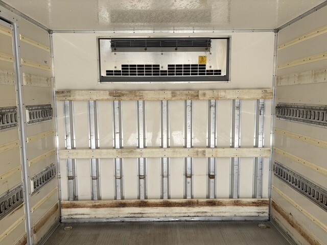 いすゞフォワード冷凍車（冷蔵車）中型（4t）[写真16]