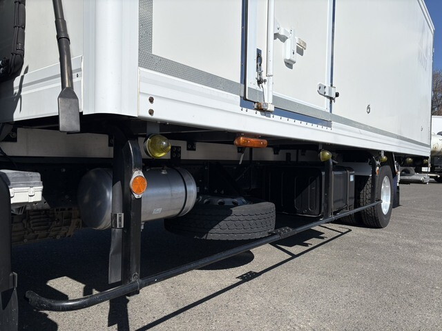 いすゞフォワード冷凍車（冷蔵車）中型（4t）[写真22]