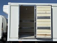 いすゞフォワード冷凍車（冷蔵車）中型（4t）[写真10]