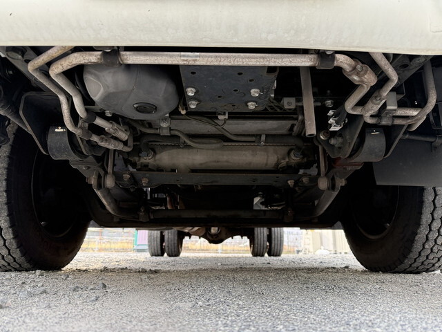 三菱ふそうキャンターアルミバン小型（2t・3t）[写真21]