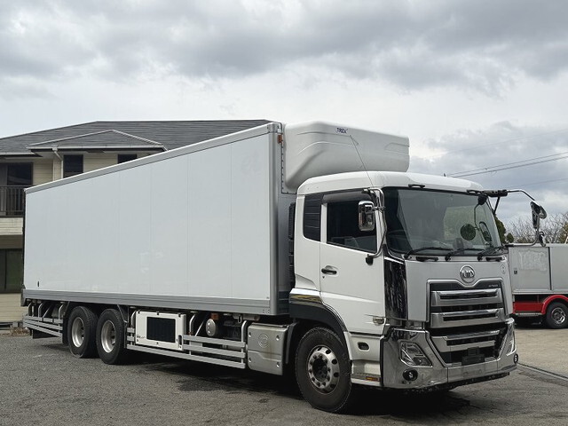 UDトラックスクオン冷凍車（冷蔵車）大型（10t）[写真01]