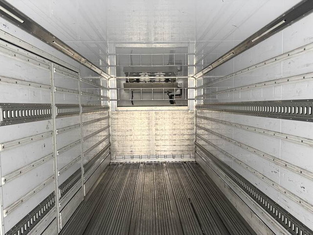 UDトラックスクオン冷凍車（冷蔵車）大型（10t）[写真13]