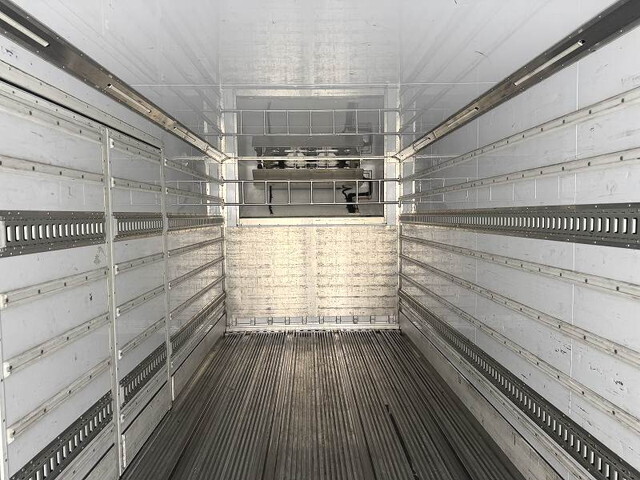 UDトラックスクオン冷凍車（冷蔵車）大型（10t）[写真13]