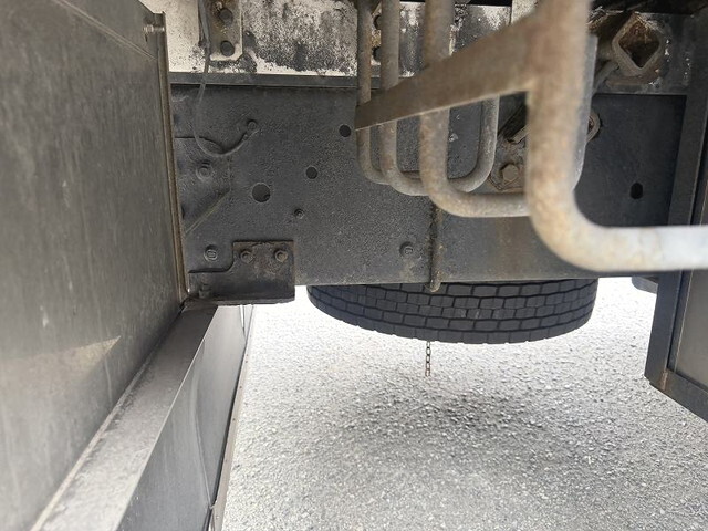 UDトラックスクオン冷凍車（冷蔵車）大型（10t）[写真19]