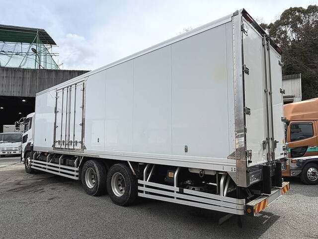 UDトラックスクオン冷凍車（冷蔵車）大型（10t）[写真02]
