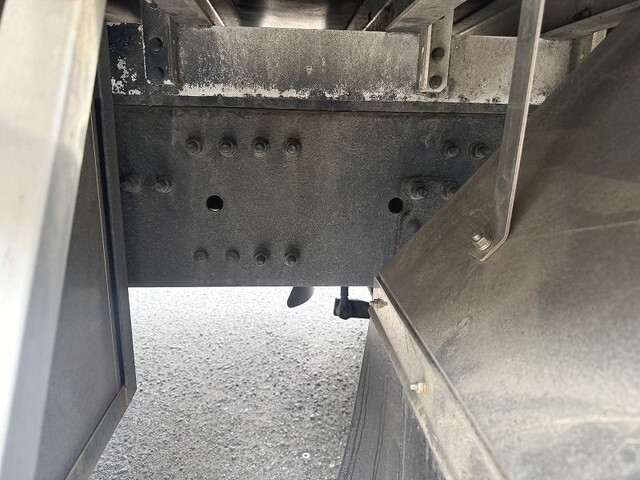 UDトラックスクオン冷凍車（冷蔵車）大型（10t）[写真21]