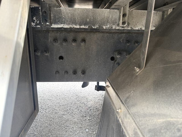 UDトラックスクオン冷凍車（冷蔵車）大型（10t）[写真21]