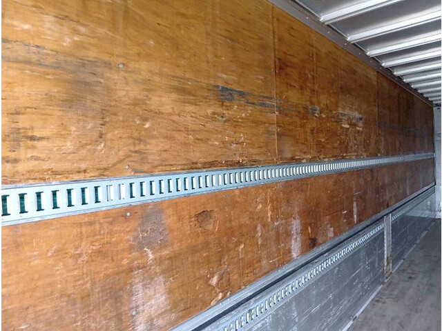 UDトラックスクオンアルミウイング大型（10t）[写真11]