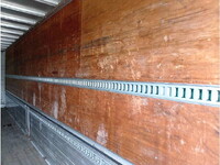 UDトラックスクオンアルミウイング大型（10t）[写真13]