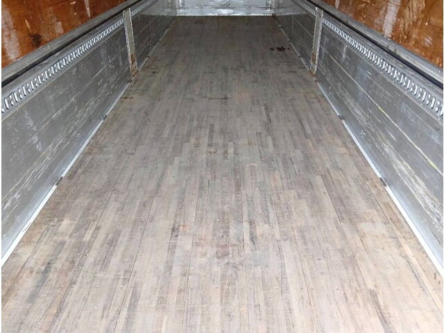 UDトラックスクオンアルミウイング大型（10t）[写真13]