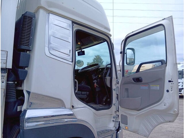 UDトラックスクオンアルミウイング大型（10t）[写真14]