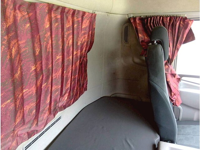 UDトラックスクオンアルミウイング大型（10t）[写真20]