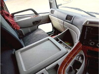 UDトラックスクオンアルミウイング大型（10t）[写真25]