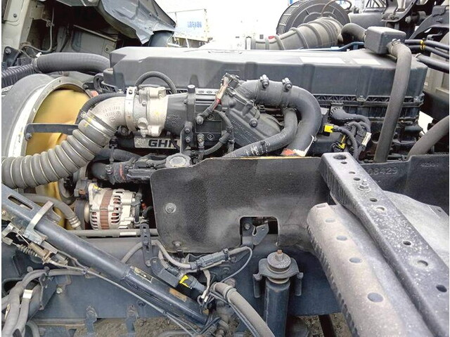 UDトラックスクオンアルミウイング大型（10t）[写真27]