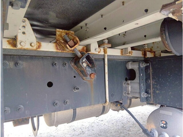 UDトラックスクオンアルミウイング大型（10t）[写真31]