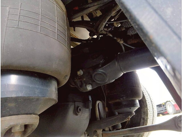 UDトラックスクオンアルミウイング大型（10t）[写真32]