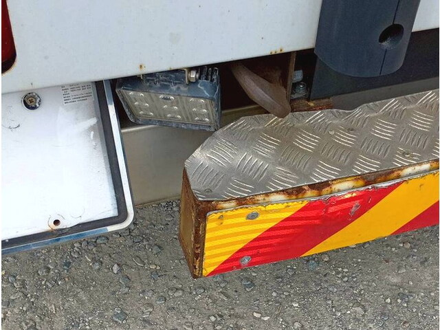 UDトラックスクオンアルミウイング大型（10t）[写真40]