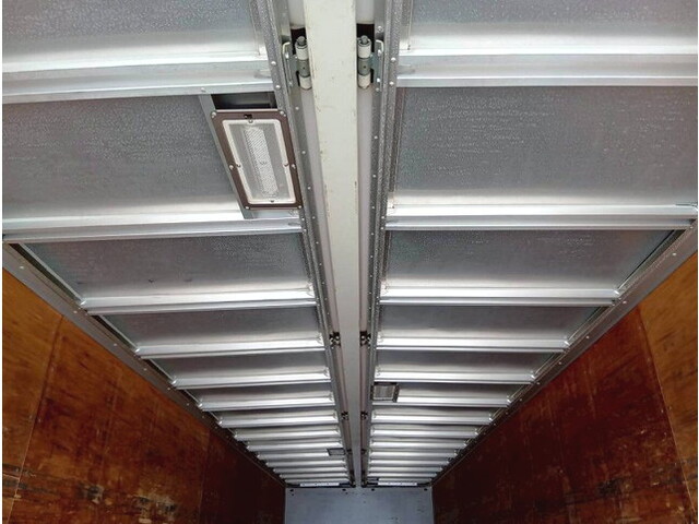 UDトラックスクオンアルミウイング大型（10t）[写真09]