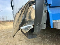 UDトラックスクオントレーラーヘッド（トラクターヘッド）大型（10t）[写真12]