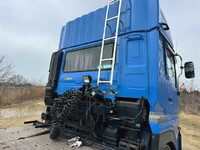 UDトラックスクオントレーラーヘッド（トラクターヘッド）大型（10t）[写真24]