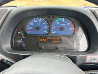 UDトラックスクオントレーラーヘッド（トラクターヘッド）大型（10t）[写真31]