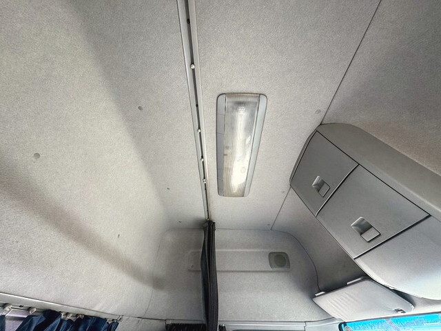 UDトラックスクオントレーラーヘッド（トラクターヘッド）大型（10t）[写真35]