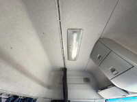 UDトラックスクオントレーラーヘッド（トラクターヘッド）大型（10t）[写真36]