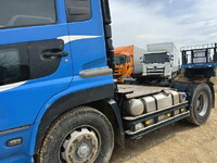 UDトラックスクオントレーラーヘッド（トラクターヘッド）大型（10t）[写真10]