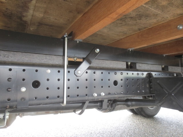 三菱ふそうキャンター平ボディ小型（2t・3t）[写真10]