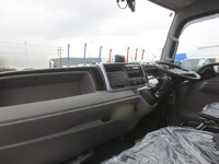 三菱ふそうキャンター平ボディ小型（2t・3t）[写真13]