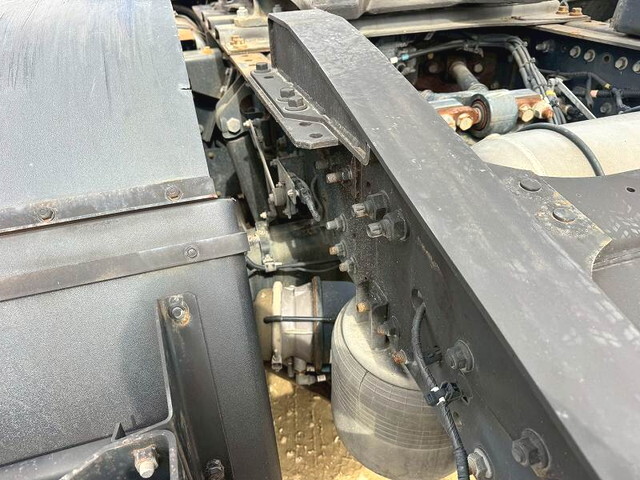 日野プロフィアトレーラーヘッド（トラクターヘッド）大型（10t）[写真13]